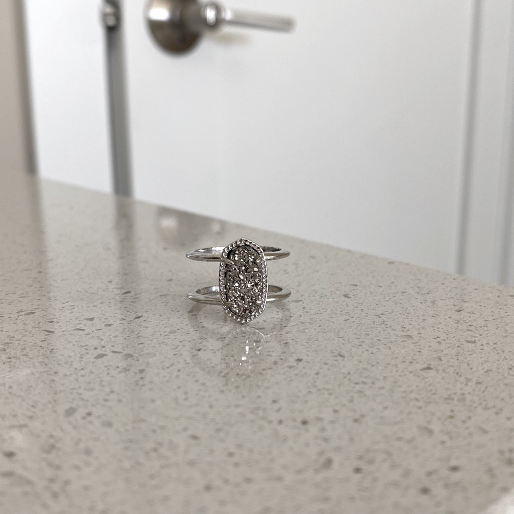 Kendra scott Elyse silver Ring in platinum Drusy color